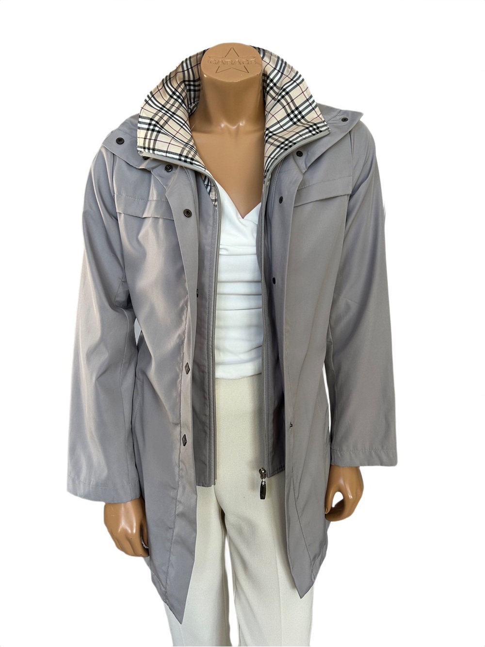 Burberry London Mantil Light Gray Trench Coat with Signature Plaid Lining